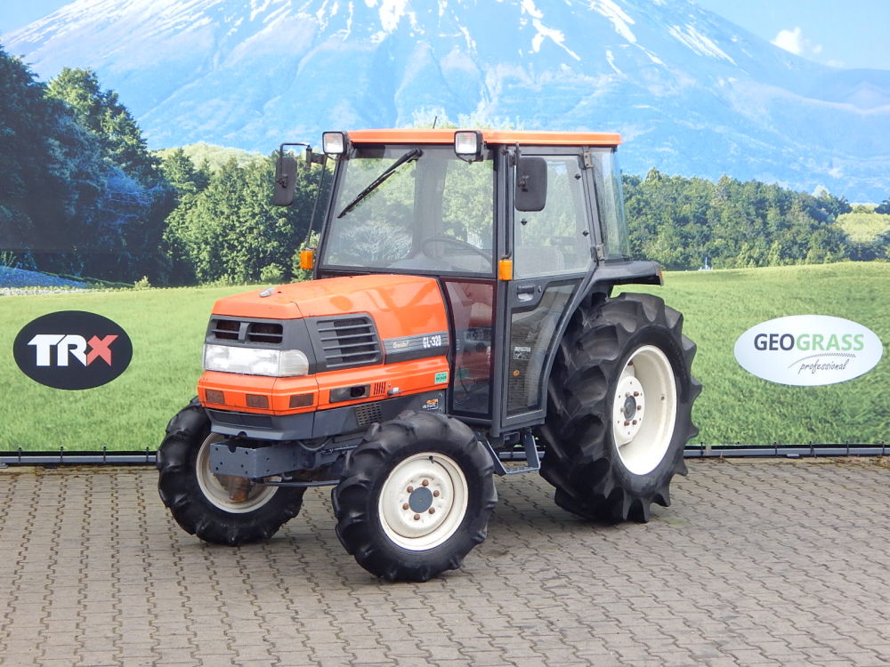 Kubota, model GL320, nr. ramy:39840 4WD+KAB AC