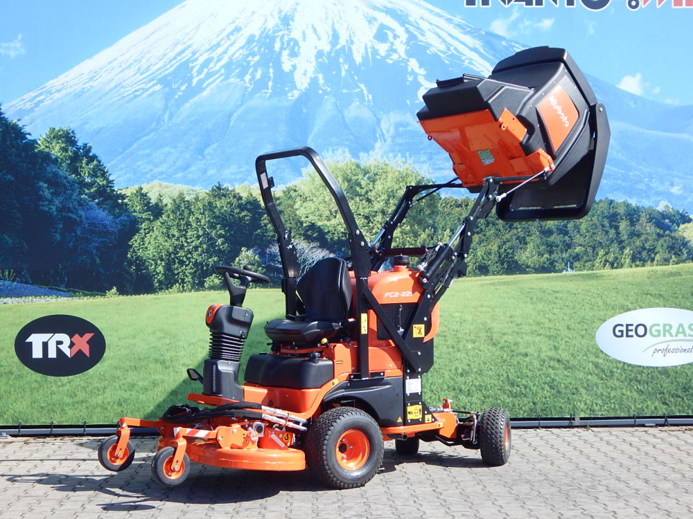 Kubota, model FC2-221 + przednia kosiarka
