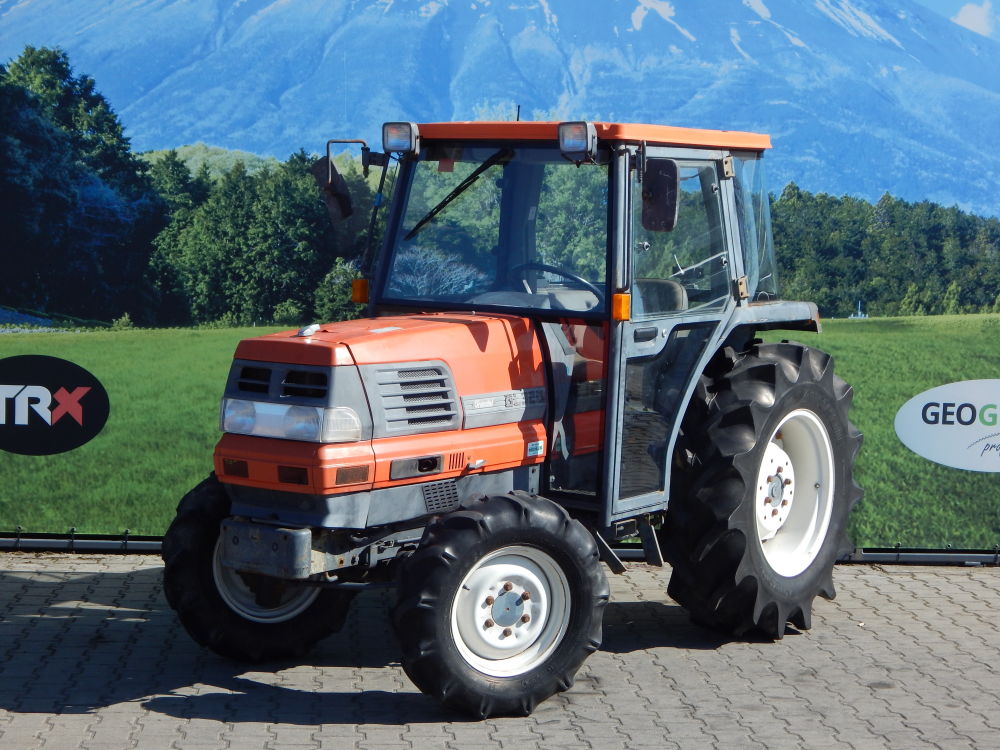 Kubota, model GL320, nr. ramy: 04414 4WD+KAB AC 