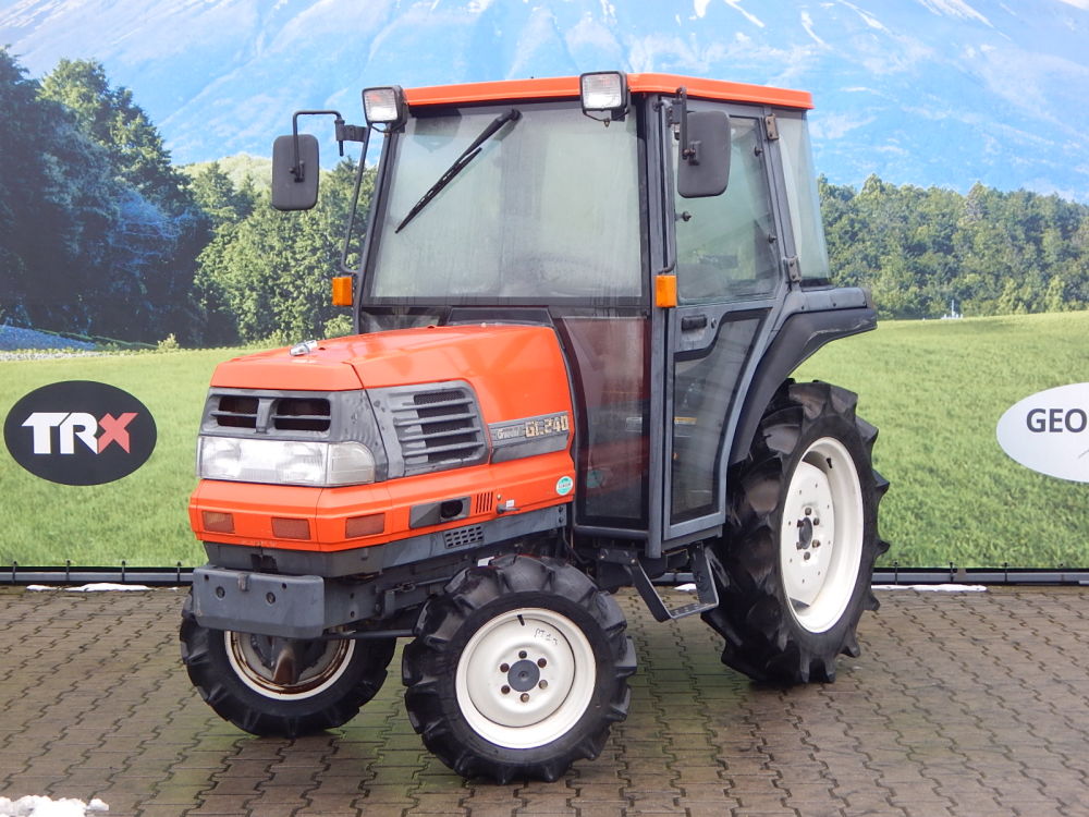 Kubota, model GL240, nr. ramy: 45033 4WD+KAB AC